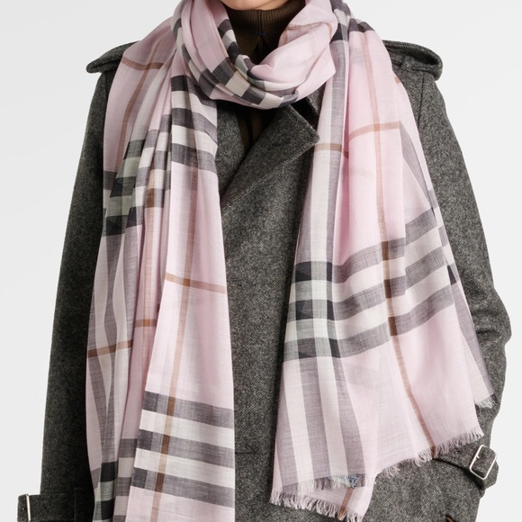 BURBERRY Giant Check Pink Wool & Silk Scarf / BRAND NEW - Picture 4 of 12
